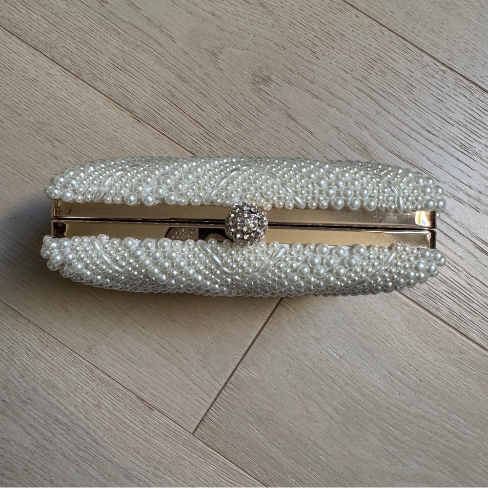 Beaded white pearl clutch - Picture 3 of 5